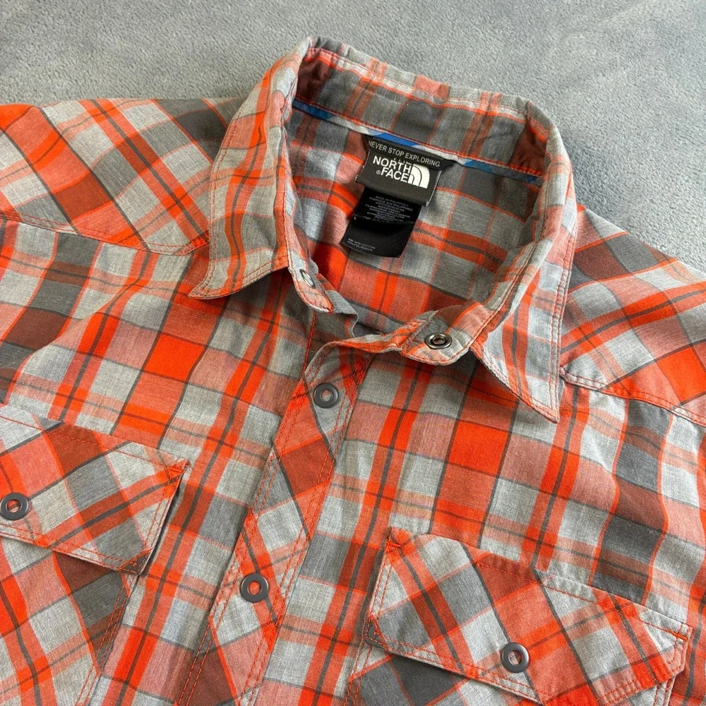 The North Face Men's Small Short Sleeve Plaid‎ Snap Front Western Shirt Orange